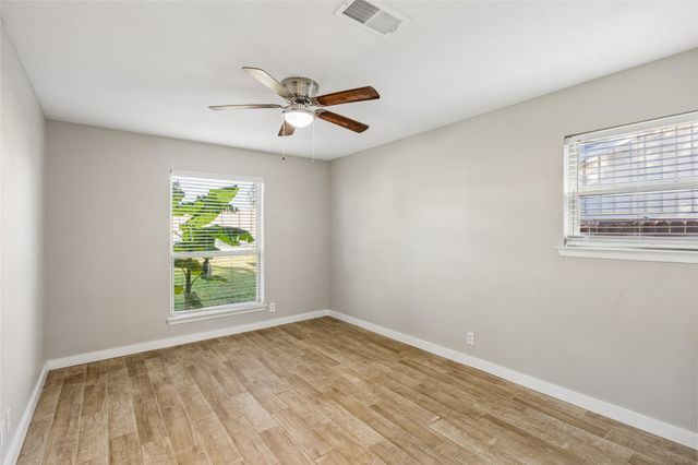 283 Somerset Circle, Bedford, TX 76022