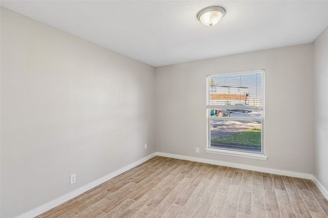 283 Somerset Circle, Bedford, TX 76022