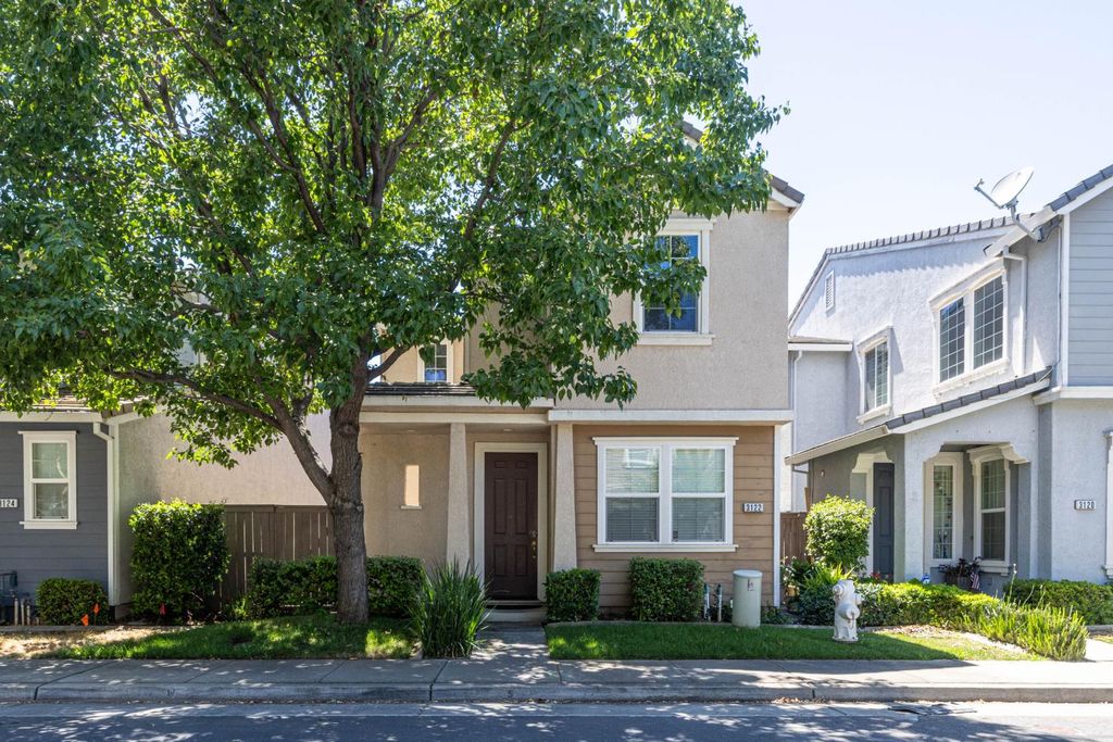 3122 Lea Sterling Way, Rancho Cordova, CA 95670