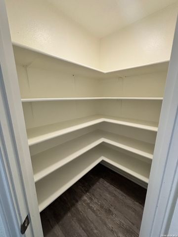 8151 Cantura Mills, Converse, TX 78109