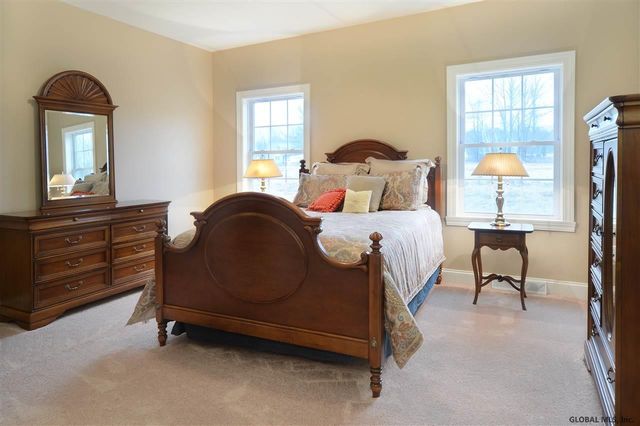 72 Lakepointe Way, Stillwater, NY 12866