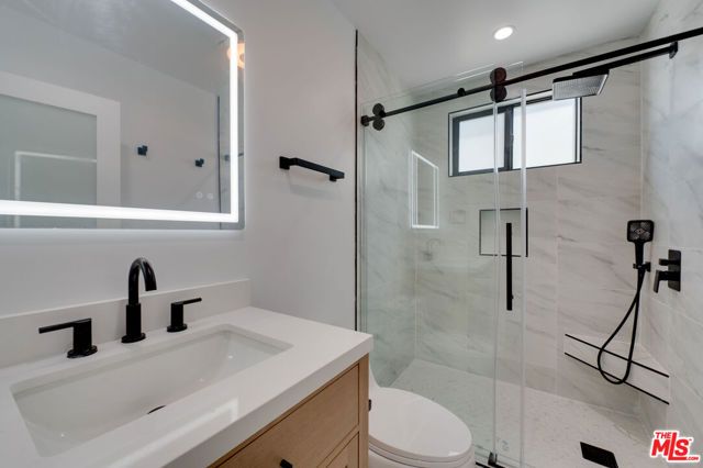 928 N San Vicente Boulevard 109, West Hollywood, CA 90069