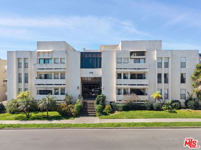 1215 Brockton Avenue 203, Los Angeles, CA 90025