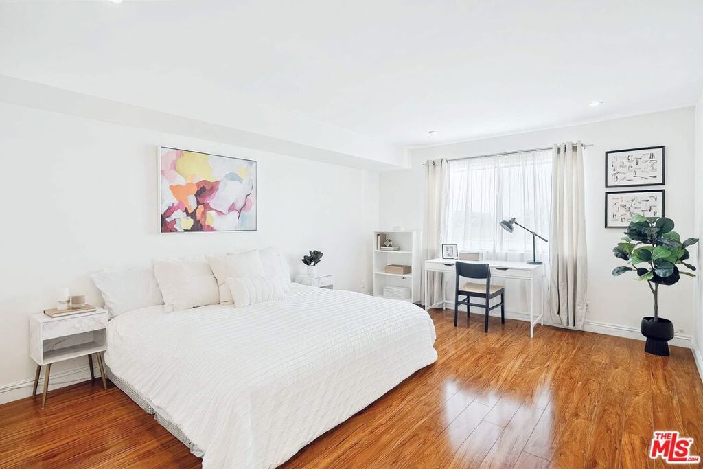 Image 20 of property listing at 1215 Brockton Avenue 203, Los Angeles, CA 90025
