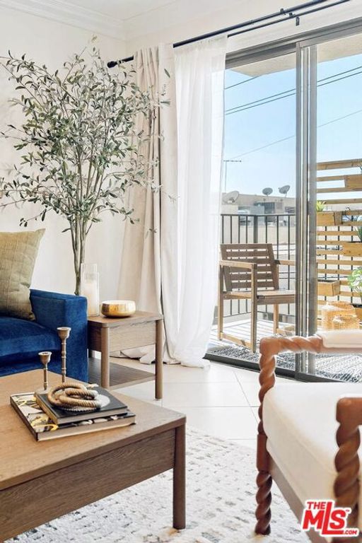 Image 24 of property listing at 1215 Brockton Avenue 203, Los Angeles, CA 90025
