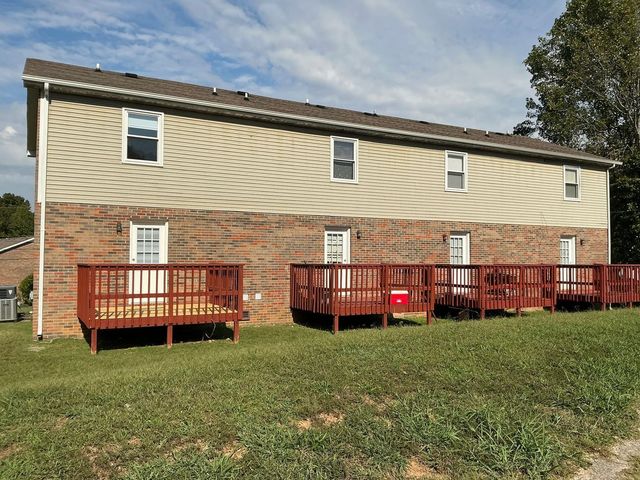 441 Martha Ln Apt D, Clarksville, TN 37043