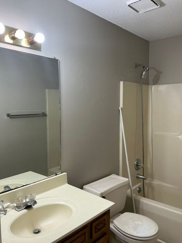 441 Martha Ln Apt D, Clarksville, TN 37043