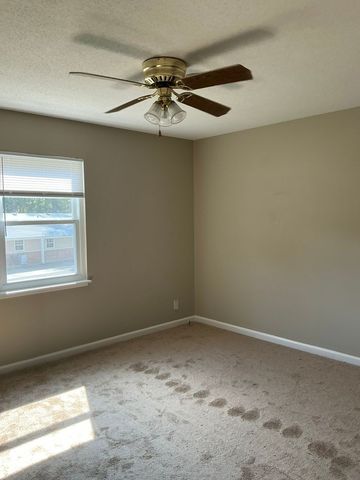 441 Martha Ln Apt D, Clarksville, TN 37043