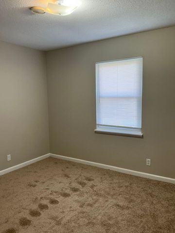 441 Martha Ln Apt D, Clarksville, TN 37043