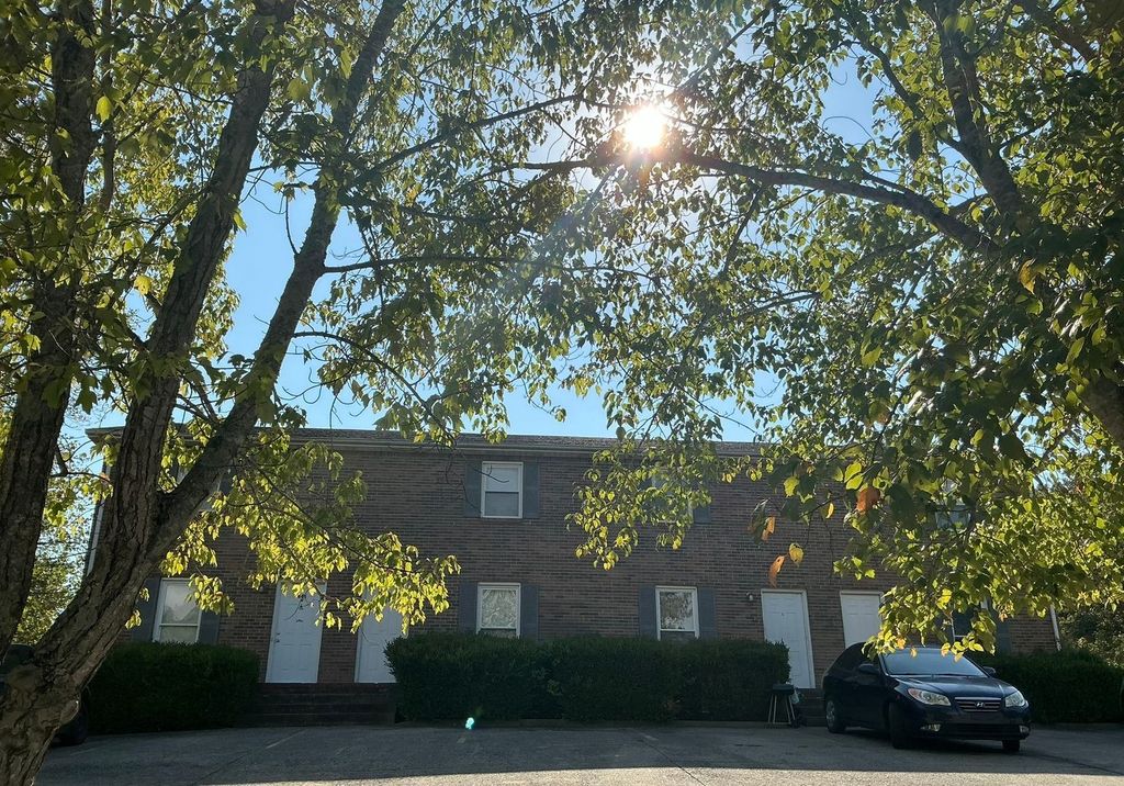 441 Martha Ln Apt D, Clarksville, TN 37043