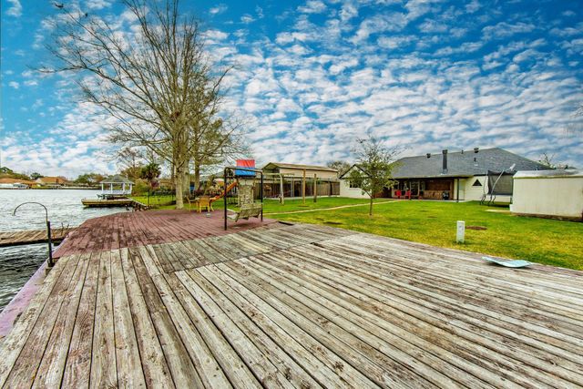228 Lake Crescent Circle, Houma, LA 70360