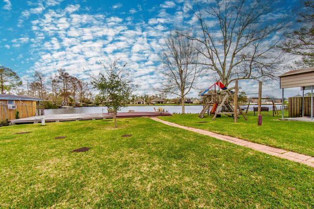 228 Lake Crescent Circle, Houma, LA 70360