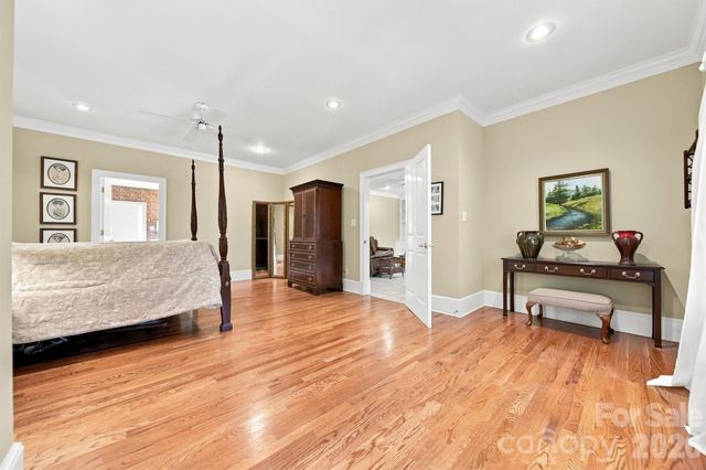 1515 8th Street NW, Hickory, NC 28601