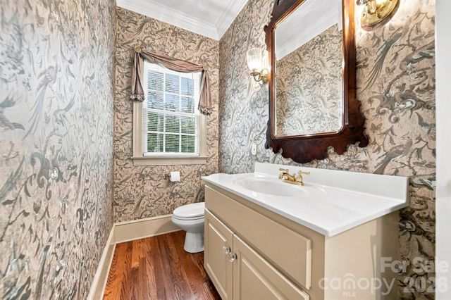 1515 8th Street NW, Hickory, NC 28601