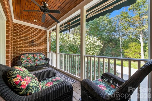 1515 8th Street NW, Hickory, NC 28601