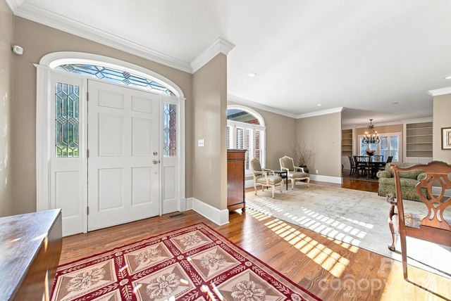 1515 8th Street NW, Hickory, NC 28601
