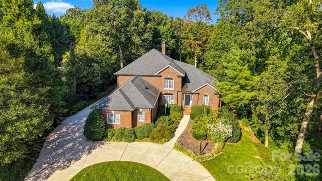1515 8th Street NW, Hickory, NC 28601
