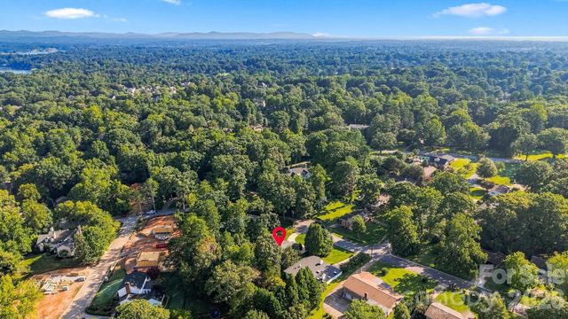 1515 8th Street NW, Hickory, NC 28601