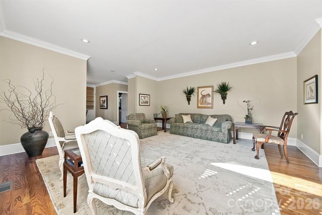 1515 8th Street NW, Hickory, NC 28601