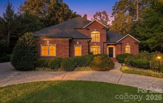 1515 8th Street NW, Hickory, NC 28601