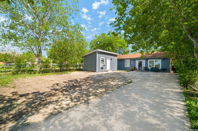 512 Stratford Ct, San Antonio, TX 78223