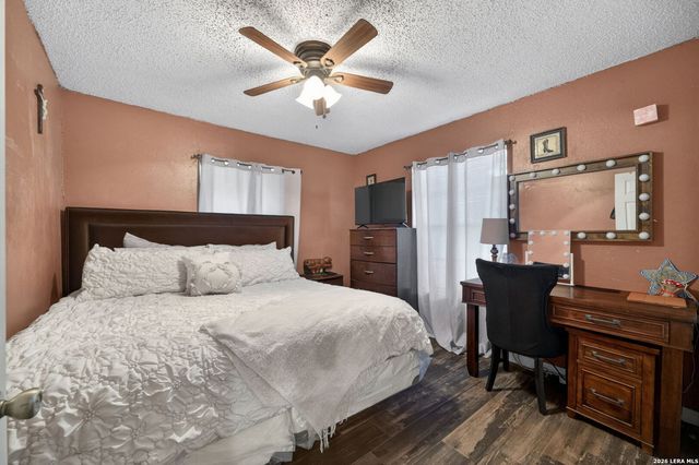 512 Stratford Ct, San Antonio, TX 78223