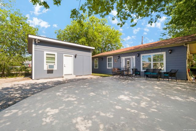 512 Stratford Ct, San Antonio, TX 78223
