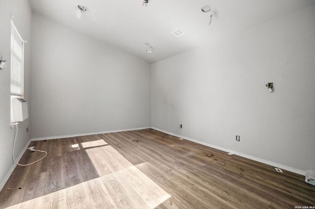 512 Stratford Ct, San Antonio, TX 78223