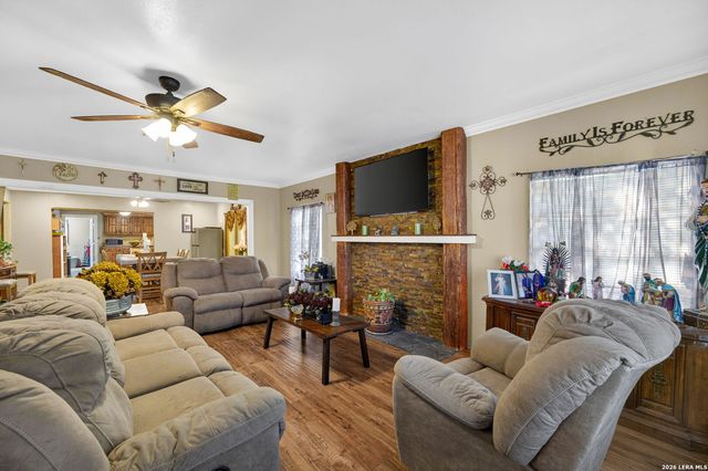 512 Stratford Ct, San Antonio, TX 78223