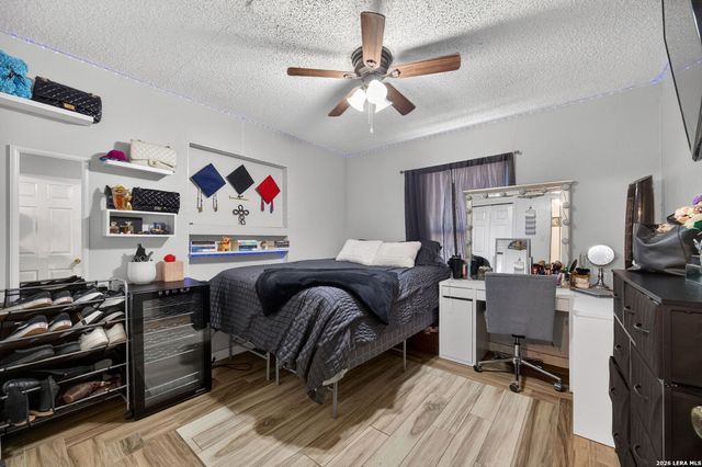 512 Stratford Ct, San Antonio, TX 78223
