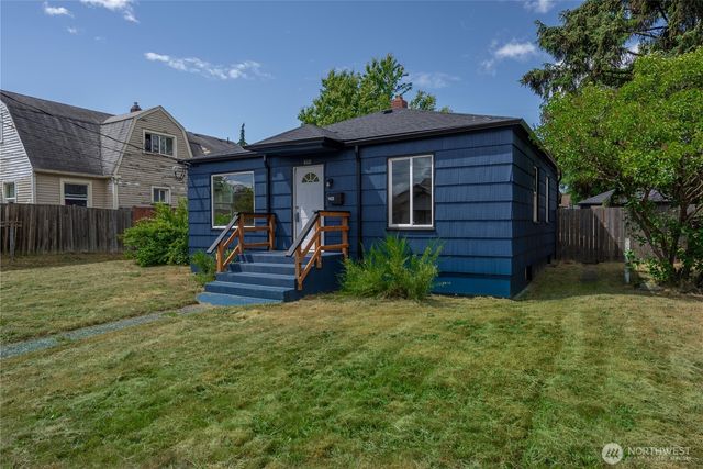 1425 S 52nd Street, Tacoma, WA 98408