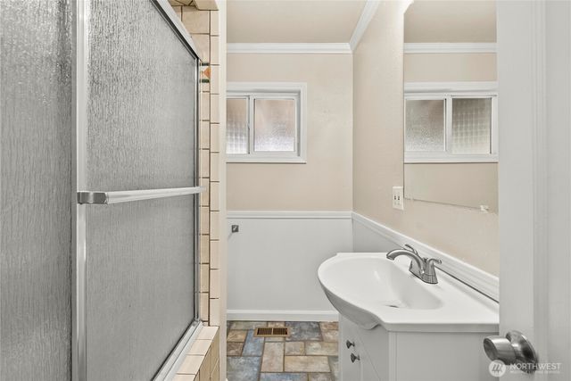 1425 S 52nd Street, Tacoma, WA 98408