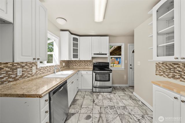 1425 S 52nd Street, Tacoma, WA 98408