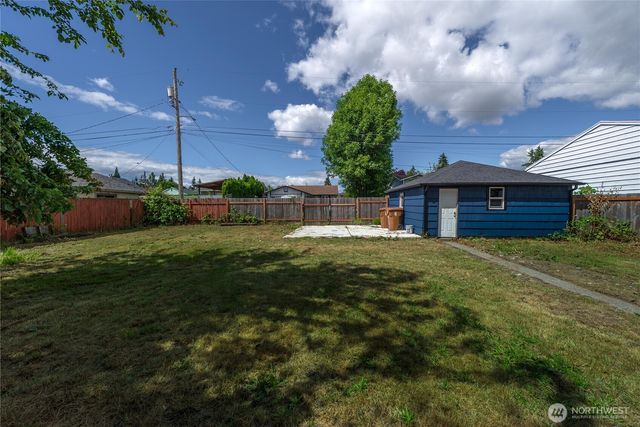 1425 S 52nd Street, Tacoma, WA 98408