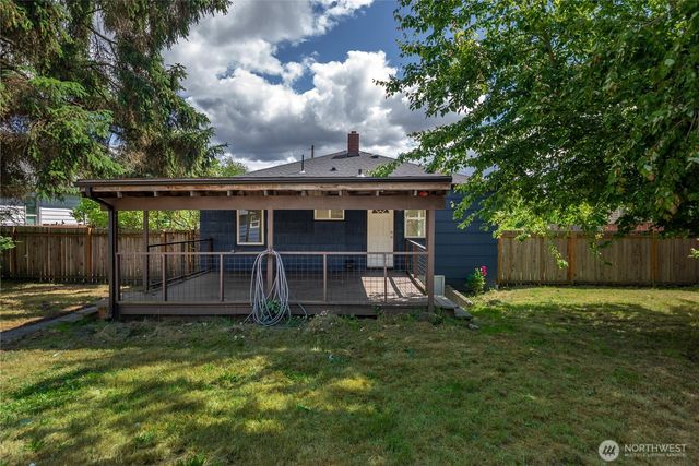 1425 S 52nd Street, Tacoma, WA 98408
