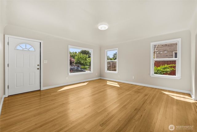 1425 S 52nd Street, Tacoma, WA 98408