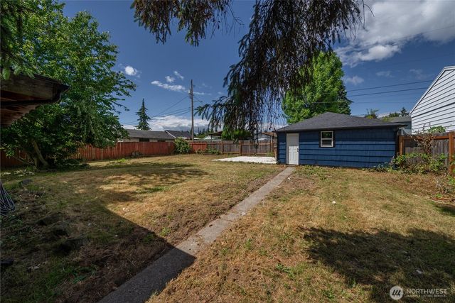 1425 S 52nd Street, Tacoma, WA 98408