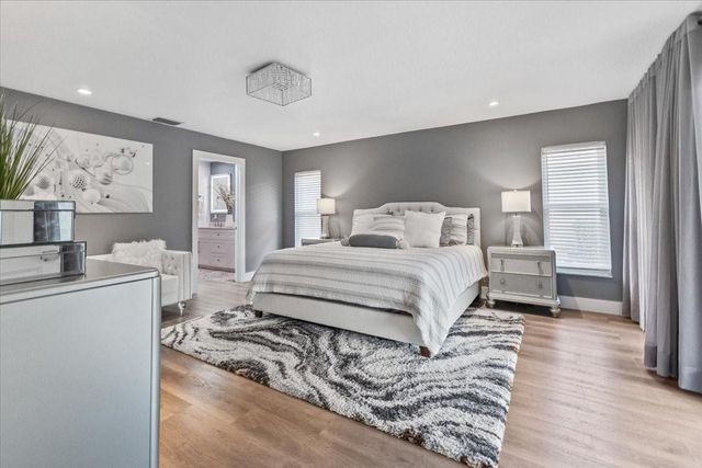 10082 Harbourtown Ct, Boca Raton, FL 33498