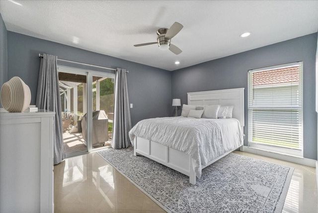 10082 Harbourtown Ct, Boca Raton, FL 33498