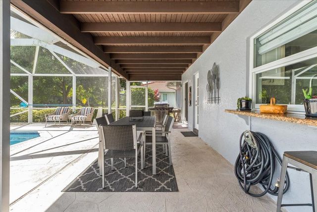 10082 Harbourtown Ct, Boca Raton, FL 33498