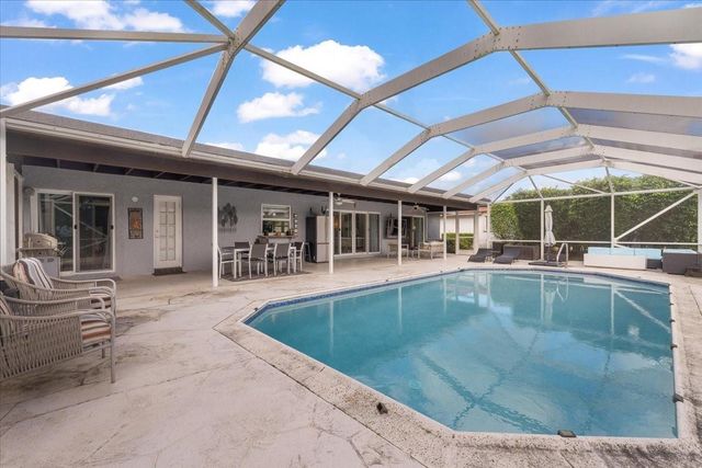 10082 Harbourtown Ct, Boca Raton, FL 33498