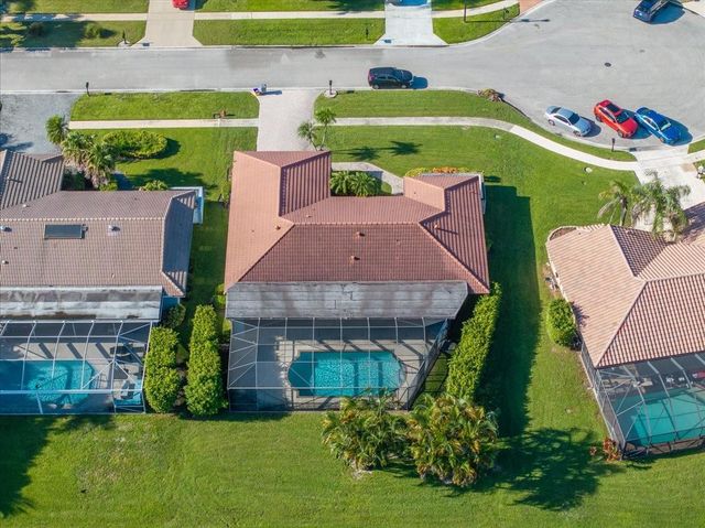 10082 Harbourtown Ct, Boca Raton, FL 33498