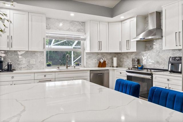 10082 Harbourtown Ct, Boca Raton, FL 33498