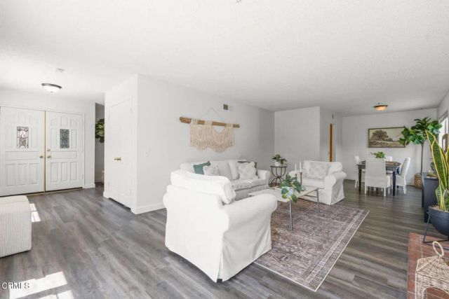8582 Hollister Street, Ventura, CA 93004