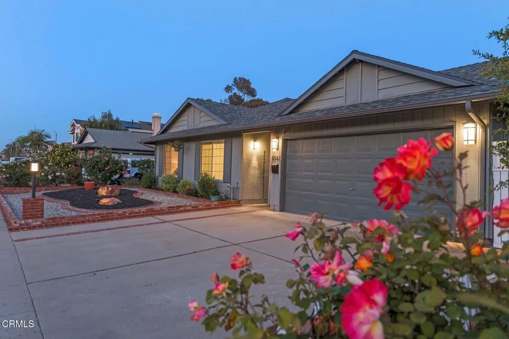 8582 Hollister Street, Ventura, CA 93004