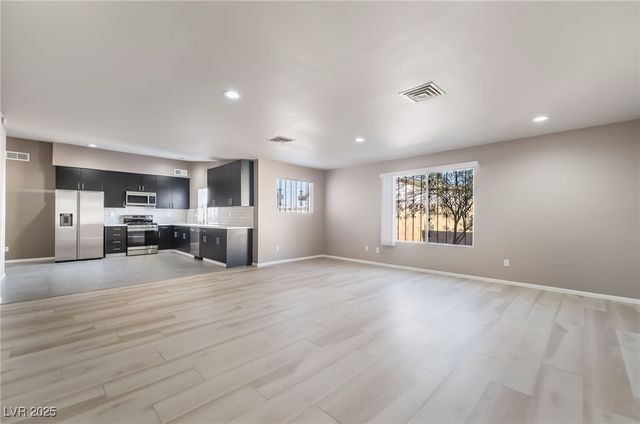 2246 East Russell Road, Las Vegas, NV 89119