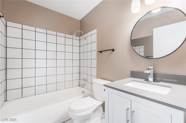 2246 East Russell Road, Las Vegas, NV 89119