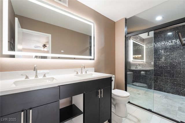 2246 East Russell Road, Las Vegas, NV 89119