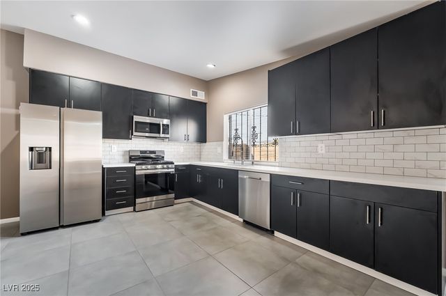 2246 East Russell Road, Las Vegas, NV 89119