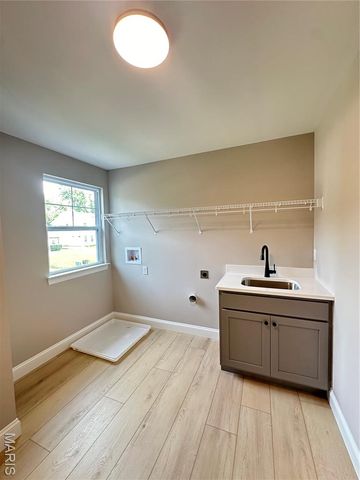 8737 Magdalen Avenue, St Louis, MO 63144